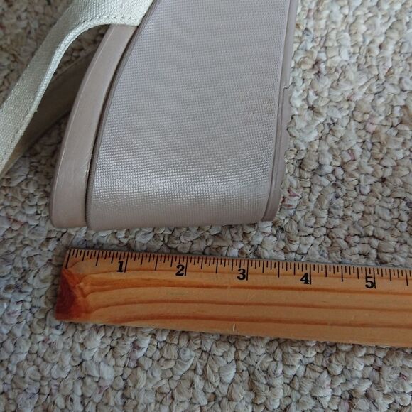 Crocs Leigh II Crossstrap Wedge Sandal Size 9 Oatmeal/Mushroom color - Picture 13 of 16